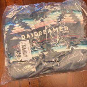 BNWT size 12 Justice pjs - smoke free, cat free home